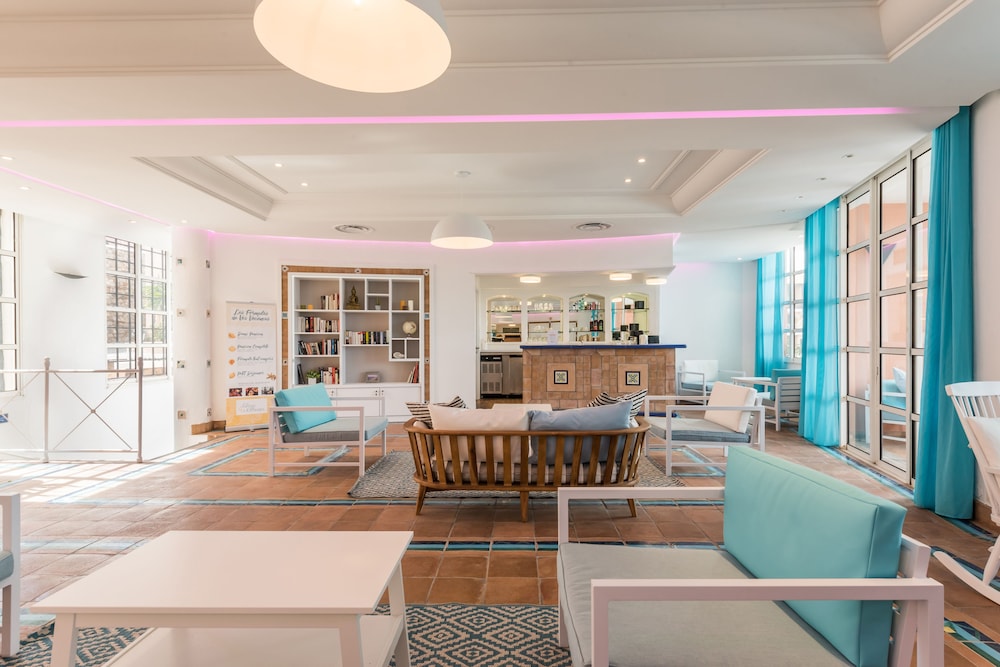 Hôtel De Lesterel In Saint Raphael France Expedia