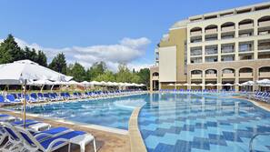 Indoor pool, 3 outdoor pools, pool umbrellas