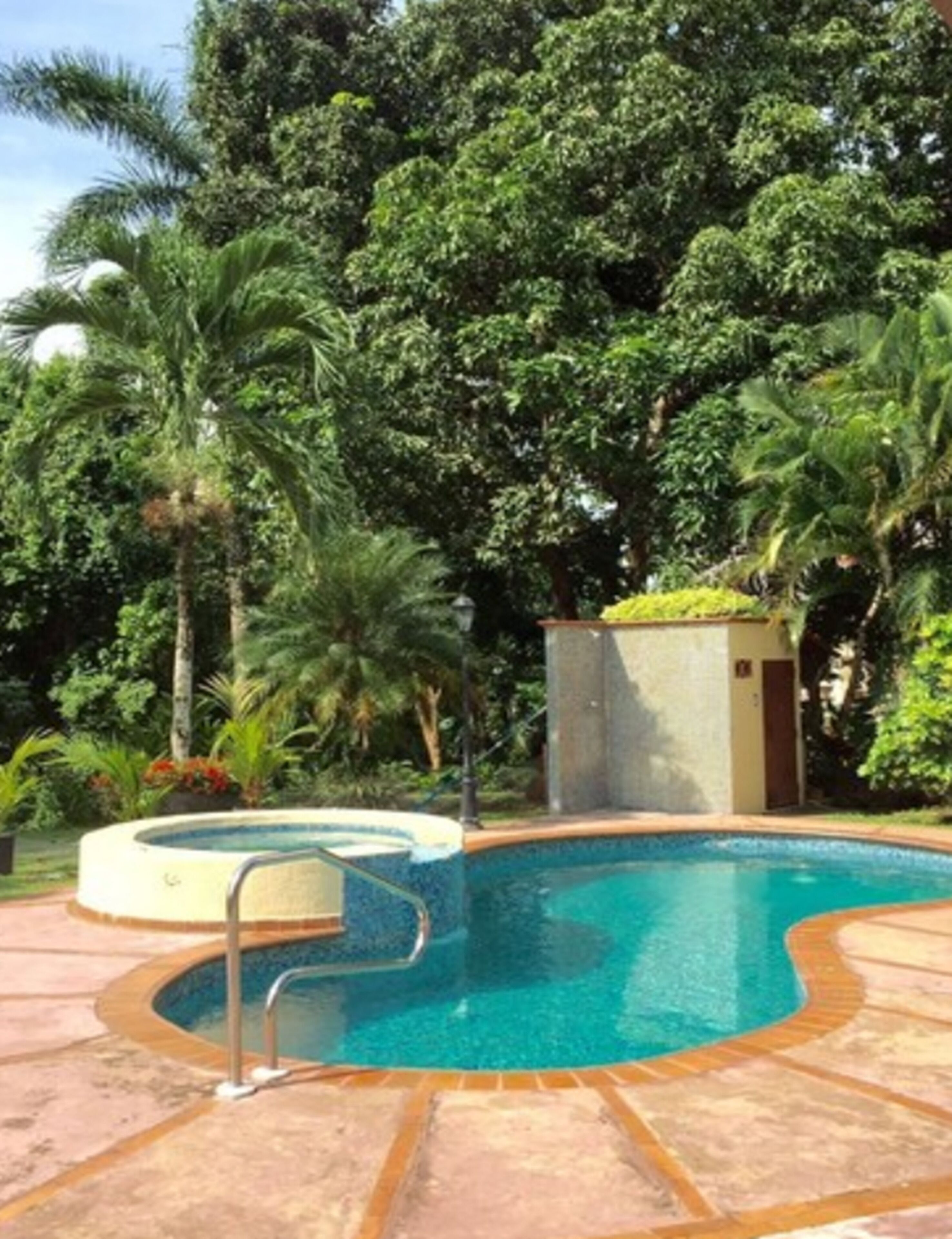 Albrook Inn