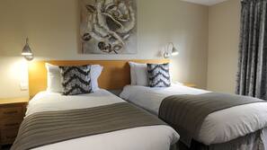 In-room safe, individually furnished, desk, laptop workspace