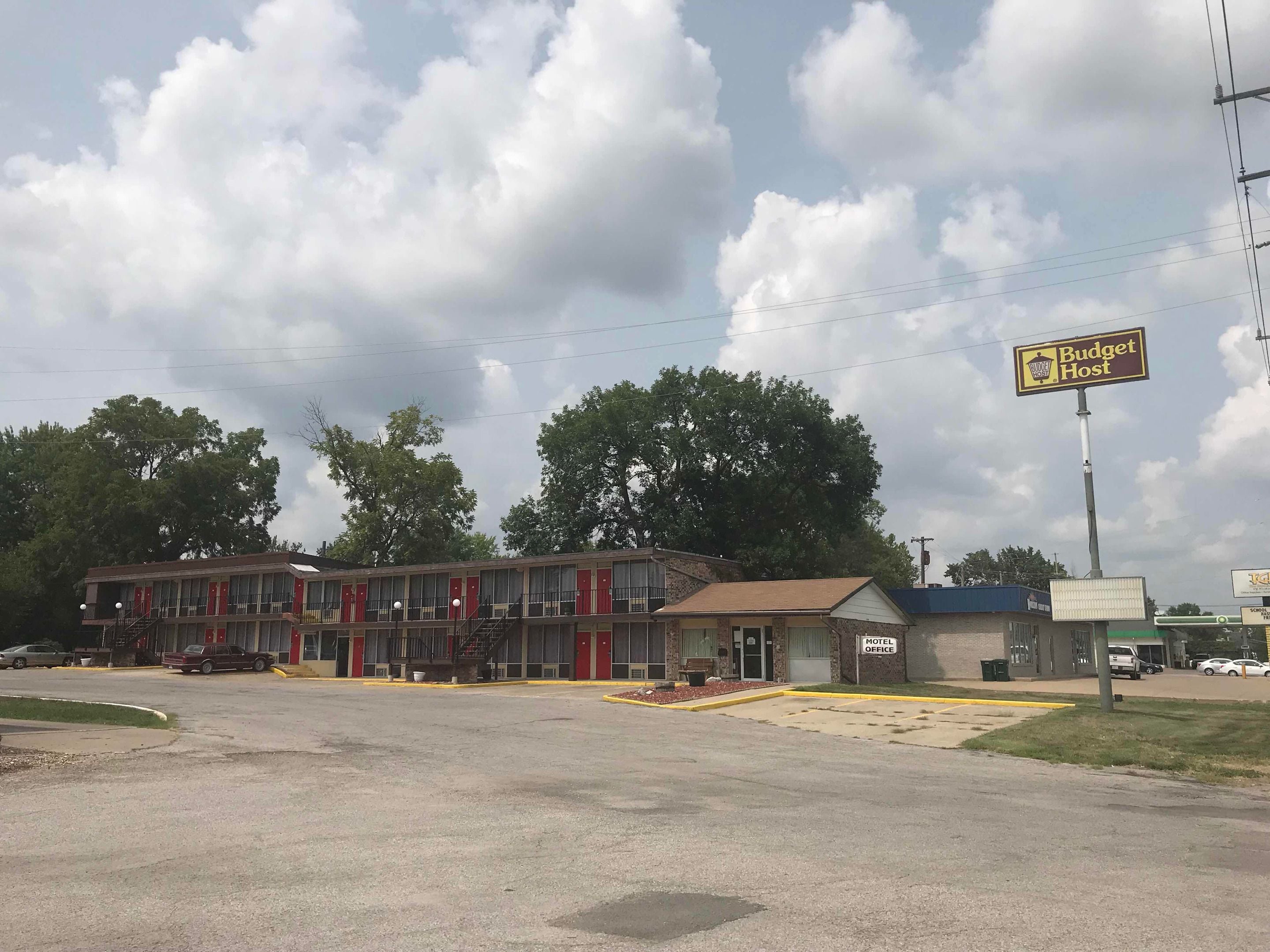 Budget Host Village Inn in Kirksville, United States