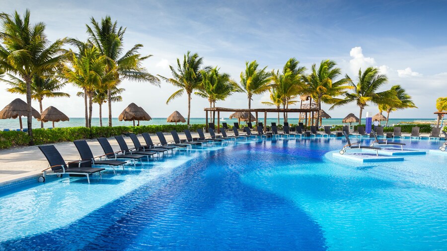 Blue Bay Grand Esmeralda All Inclusive