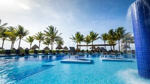 2 outdoor pools