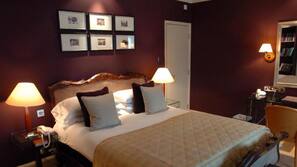 Individually decorated, iron/ironing board, free WiFi, linens