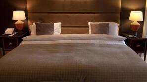Individually decorated, iron/ironing board, free WiFi, linens