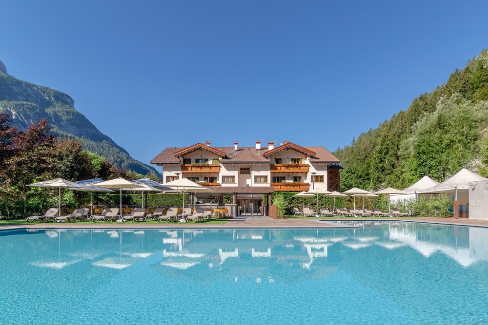 Hotel La Maison Alleghe Hotel La Maison Alleghe