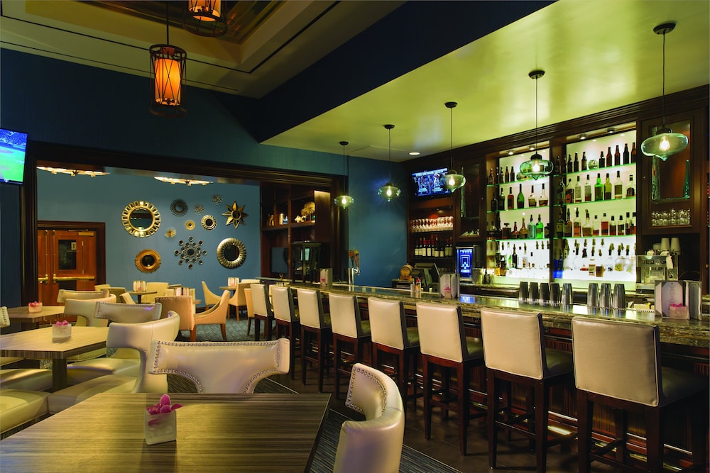 The Signature at MGM Grand in Las Vegas Best Rates & Deals on Orbitz