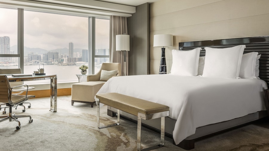 Four Seasons Hotel Hong Kong