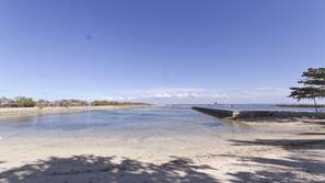 Beach nearby, white sand, beach volleyball, kayaking