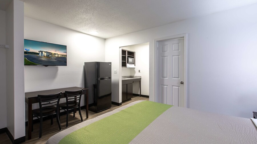 Studio 6 Greenville, SC - I-85 Near Downtown