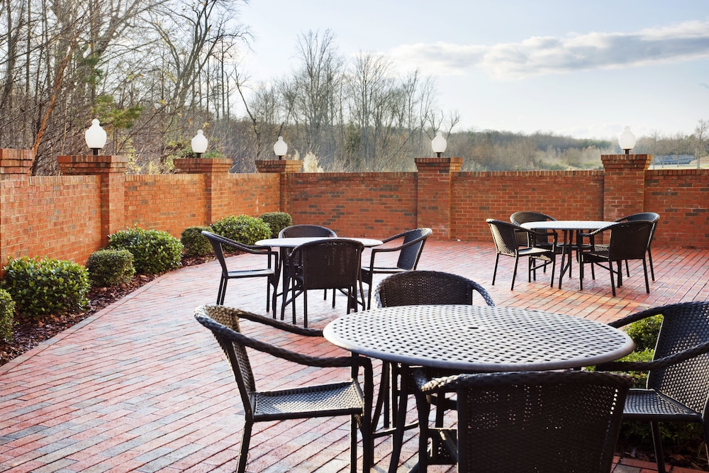 Holiday Inn Express Forest City in Forest City, United States