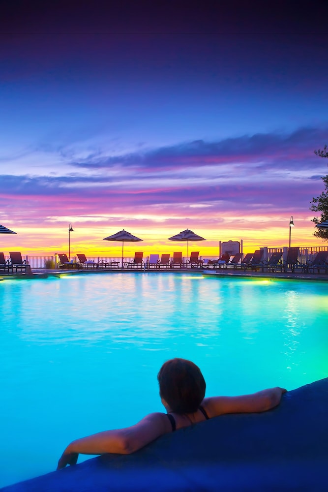 Cottages At Bay Harbor In Petoskey Cheap Hotel Deals Rates