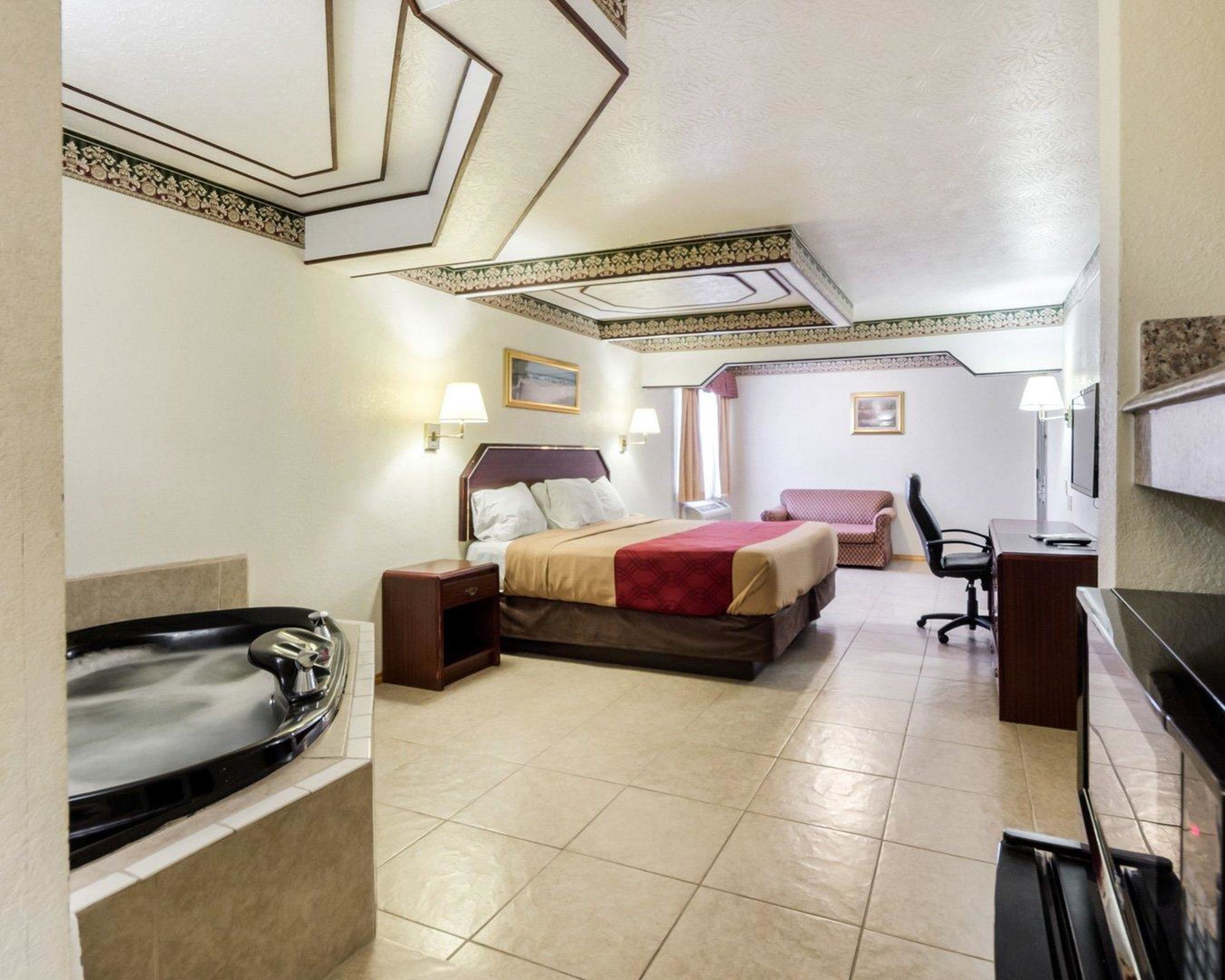 Rodeway Inn Near Choke Canyon South Shore 2020 𝗗𝗲𝗮𝗹𝘀