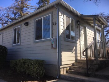 Clear Lake Cottages Marina Reviews Photos Rates Ebookers Com