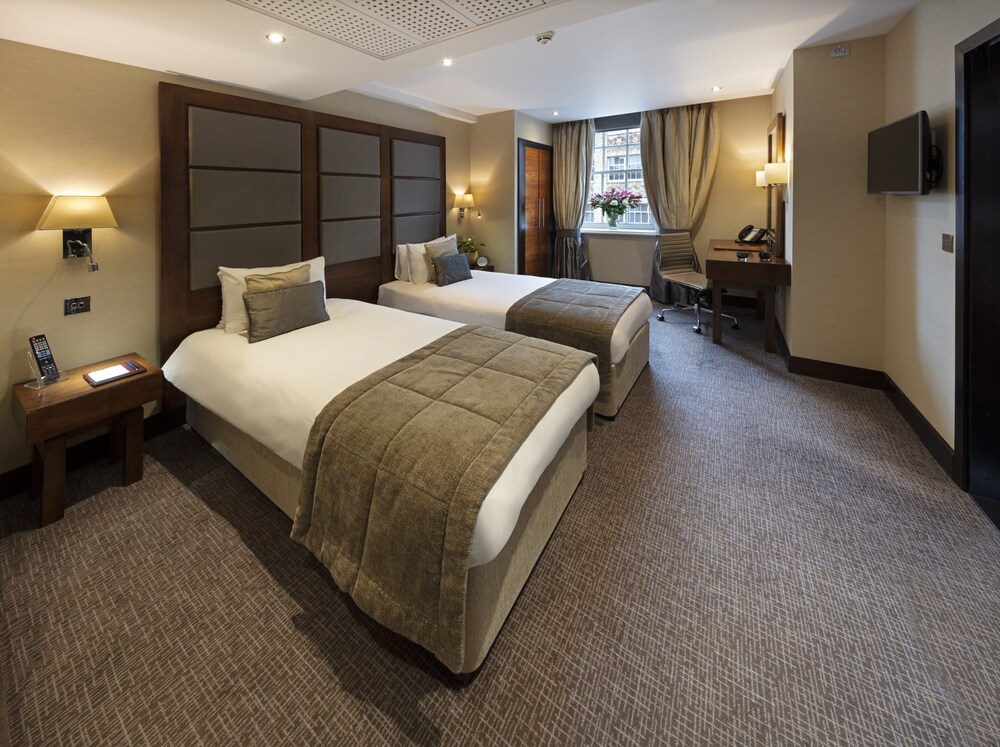 Wellington Hotel by Blue Orchid Deals & Reviews (London, GBR) | Wotif