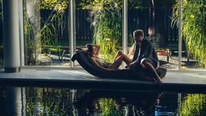 2 piscine coperte, piscina stagionale all'aperto