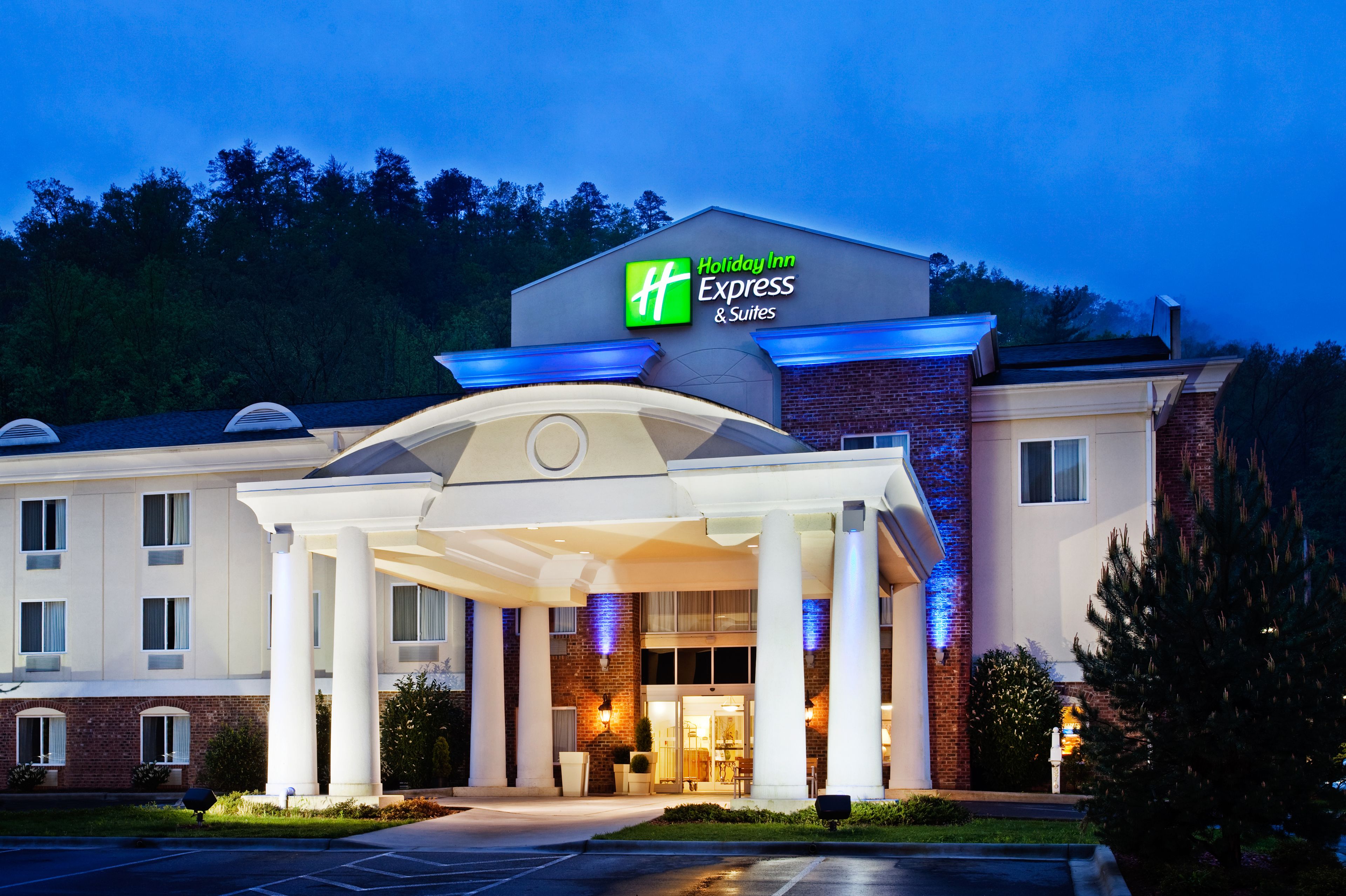 Holiday Inn Express Hotel & Suites Cherokee-Casino in Cherokee, United States