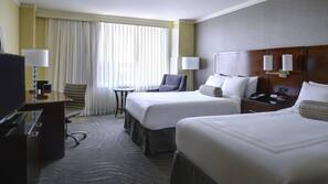 Premium bedding, in-room safe, desk, blackout drapes