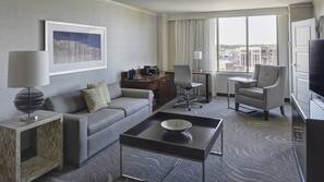 Premium bedding, in-room safe, desk, blackout drapes