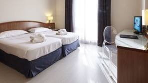 Minibar, una cassaforte in camera, Wi-Fi gratuito, lenzuola