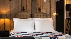 Hypo-allergenic bedding, in-room safe, iron/ironing board, free WiFi