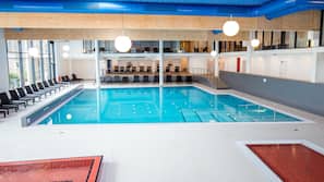 Indoor pool, pool loungers