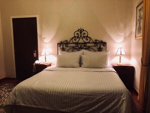 Minibar, in-room safe, individually decorated, individually furnished