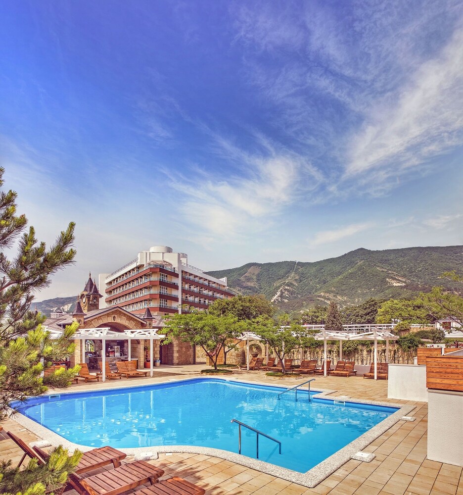4 Star Hotels