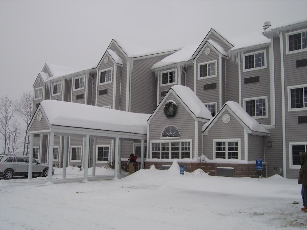 Parry Sound Inn & Suites in Parry Sound | Best Rates & Deals on Orbitz