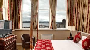 In-room safe, desk, iron/ironing board, free WiFi