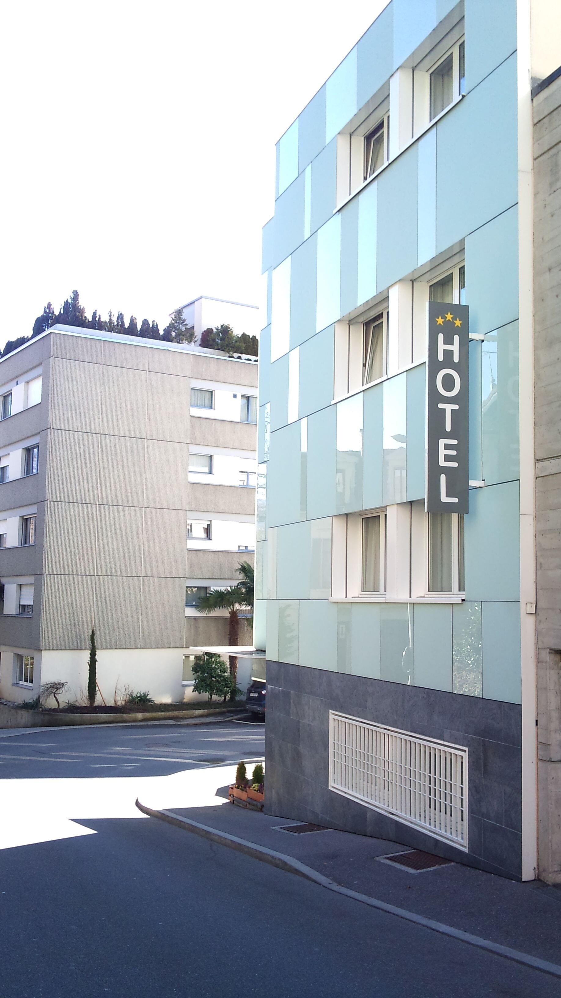 Hôtel Bon Port in Montreux, Switzerland