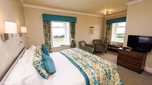 Iron/ironing board, linens, wheelchair access