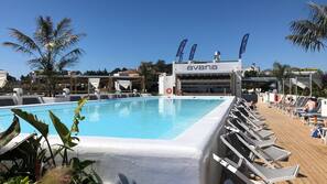 2 piscinas al aire libre, tumbonas