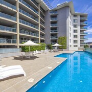 Canberra Accommodation With Pool Best Pool Resorts Of 22 Lastminute Com Au