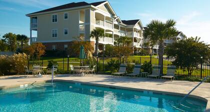 Barefoot Resort & Yacht Club