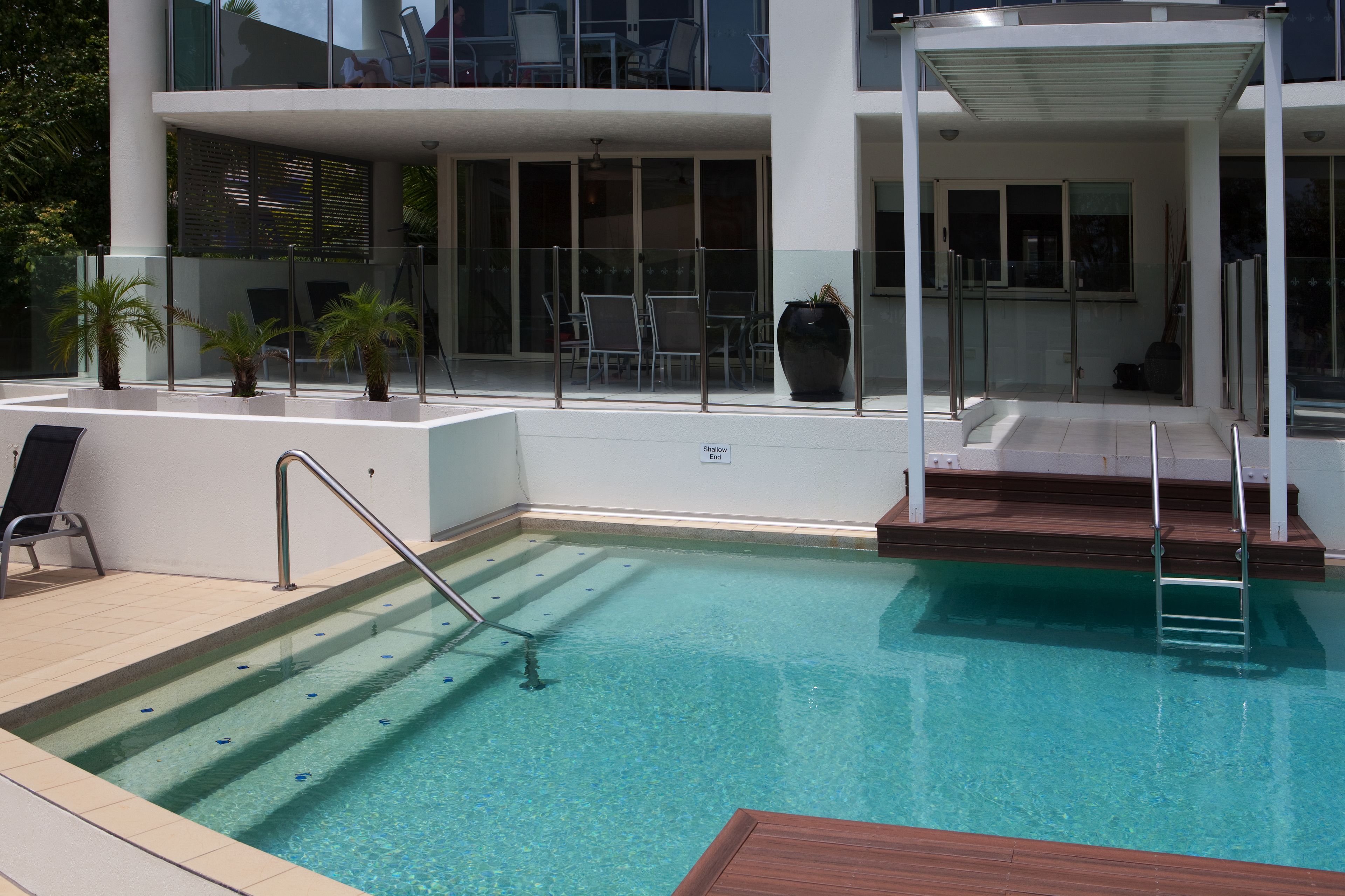 Waters Edge Apartments Cairns
