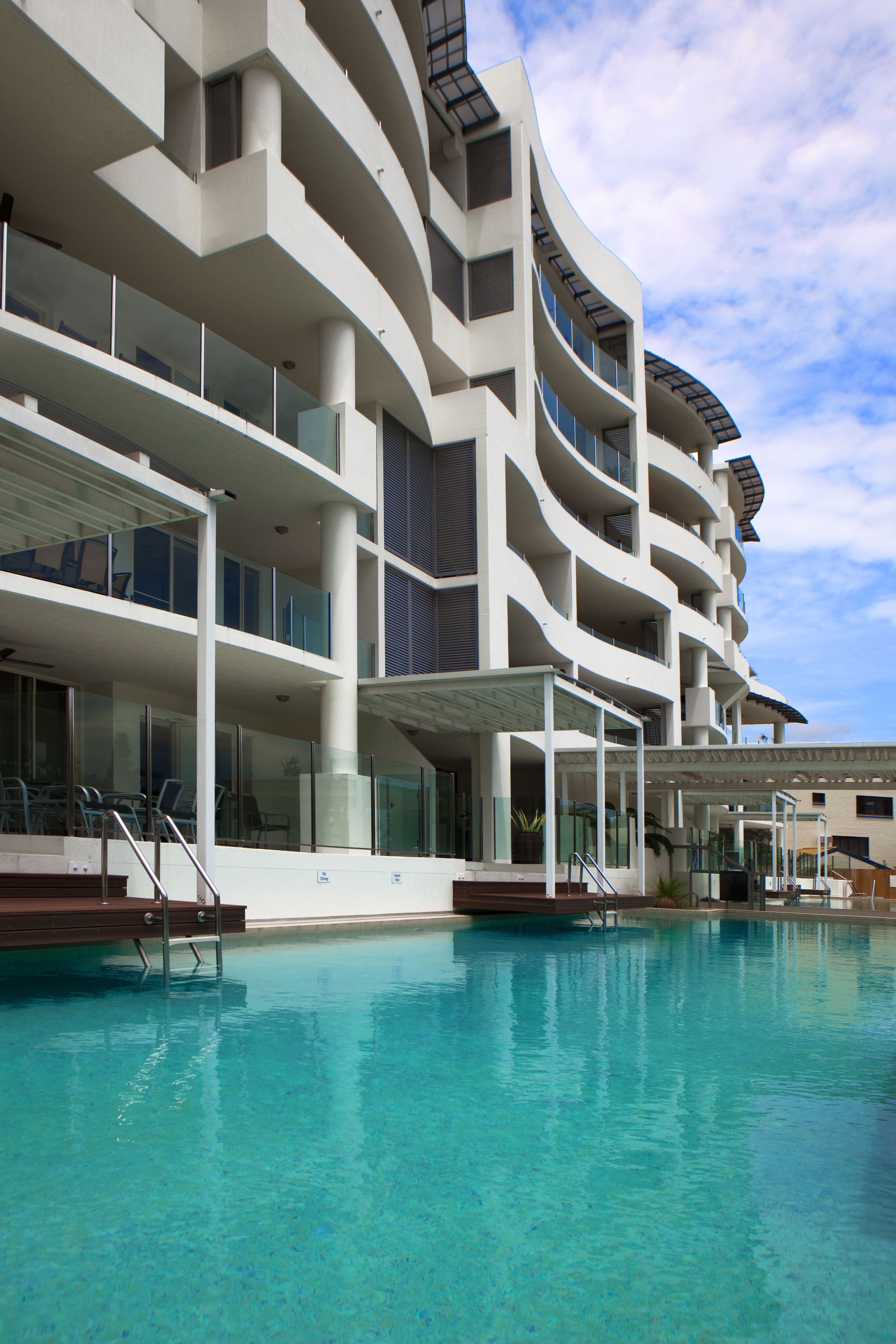 Waters Edge Apartments Cairns