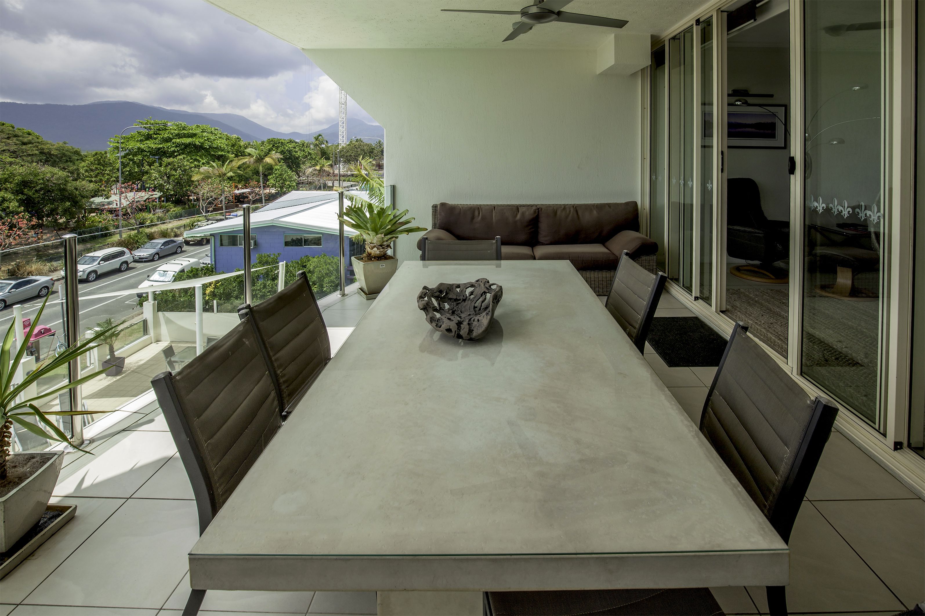 Waters Edge Apartments Cairns