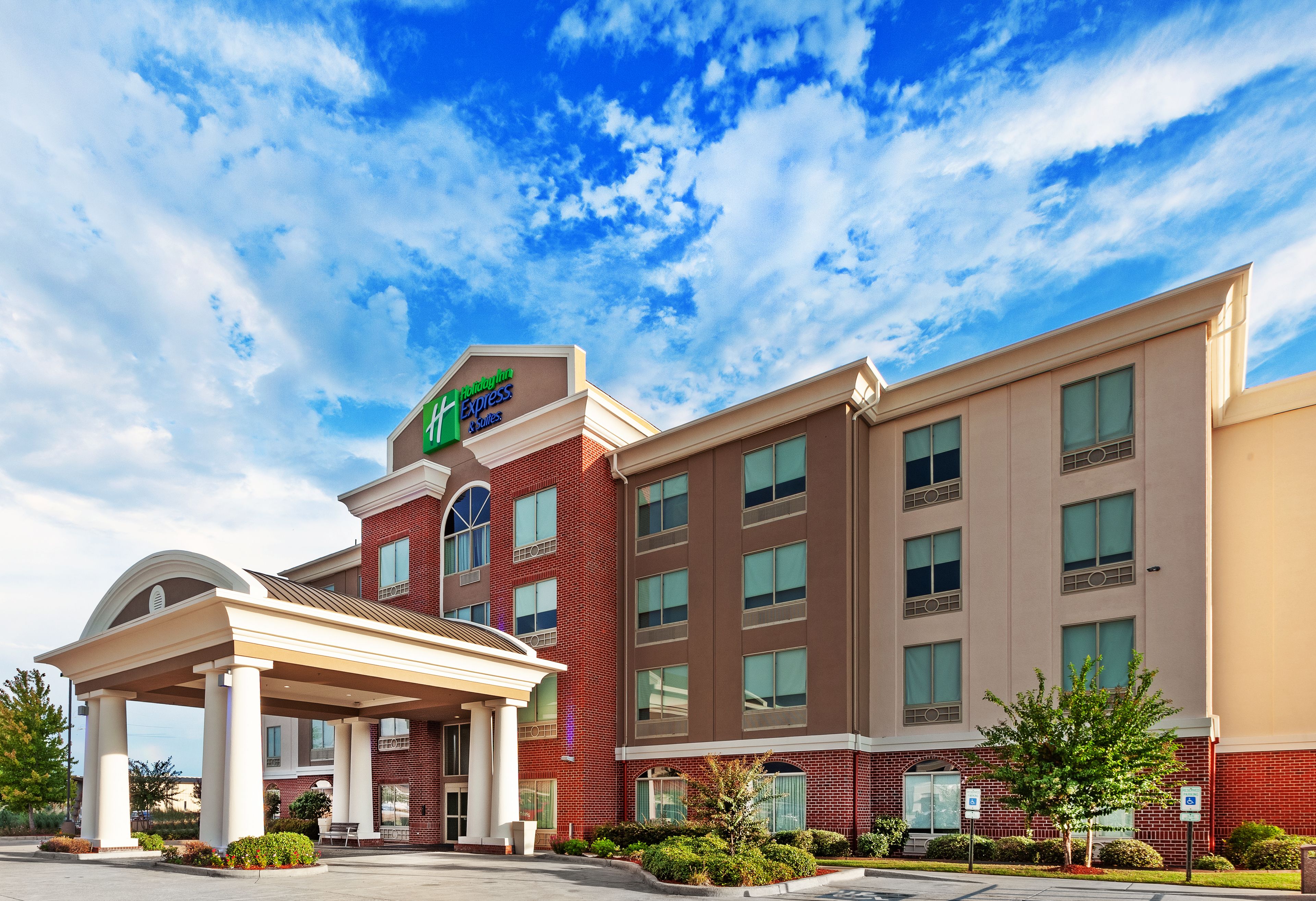 Holiday Inn Express Hotel and Suites Shreveport South Park Plaza in Shreveport, United States