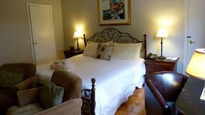 Desk, laptop workspace, cribs/infant beds, rollaway beds
