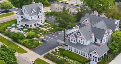 Yelton Manor Bed & Breakfast