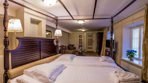 Minibar, in-room safe, desk, iron/ironing board