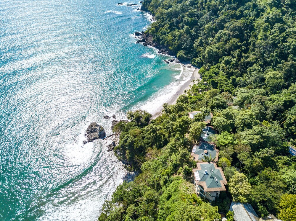 Exterior, Arenas Del Mar Beachfront & Rainforest Resort