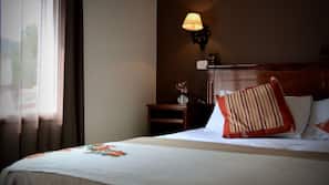 Premium bedding, in-room safe, individually decorated