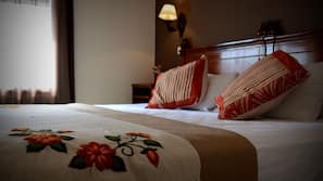 Premium bedding, in-room safe, individually decorated