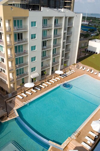 South Padre Island Luxury Hotels From 38 In Peninsula Island Resort Spa