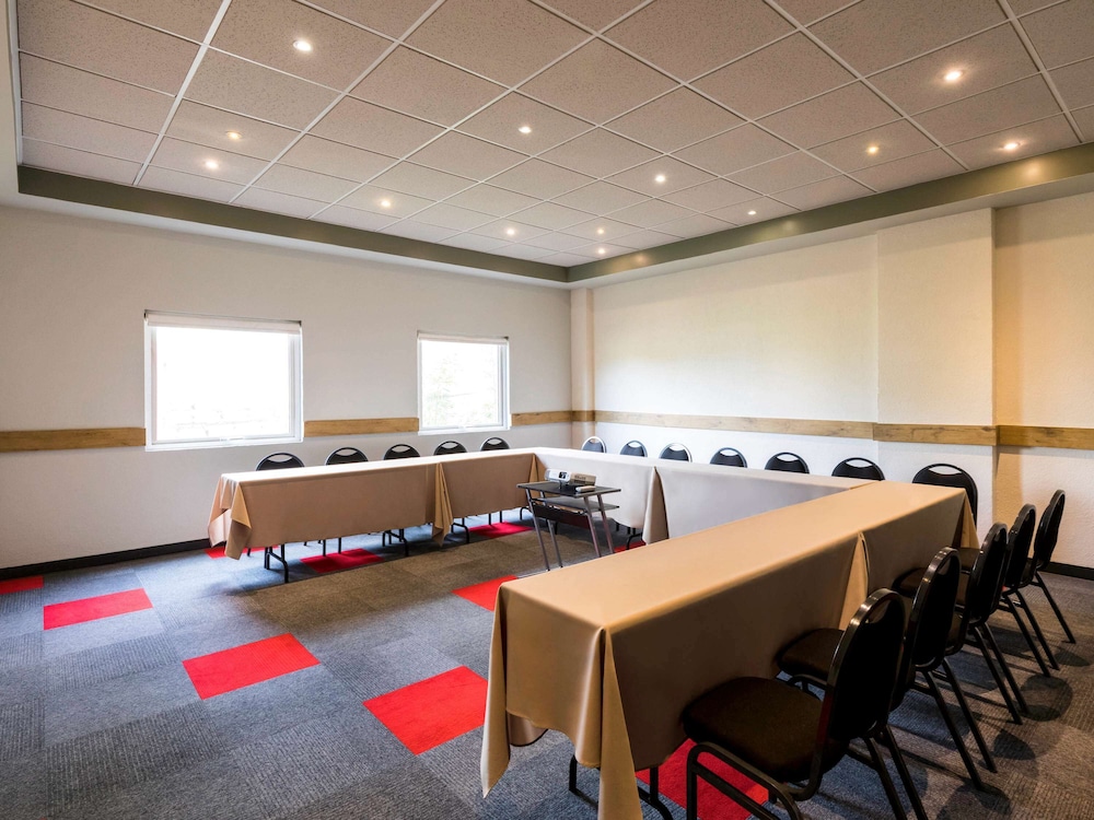 ibis Guadalajara Expo