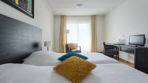 Hypoallergeen beddengoed, een kluis op de kamer, een bureau, gratis wifi