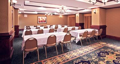 Holiday Inn Express & Suites Shawnee, an IHG Hotel