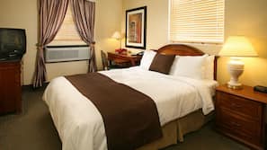 Premium bedding, minibar, desk, iron/ironing board